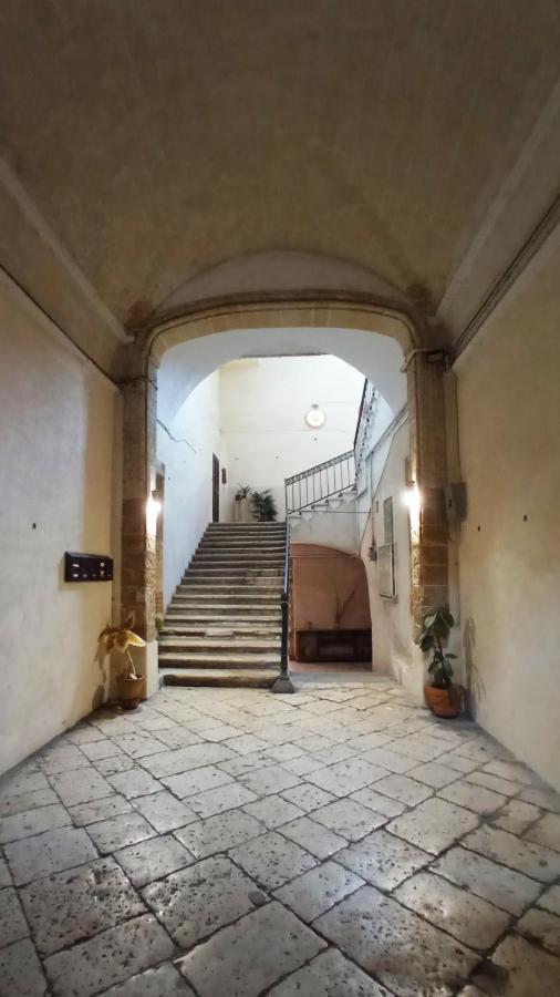 Palazzo Saraceno Apartment-Taras Taranto Eksteriør bilde